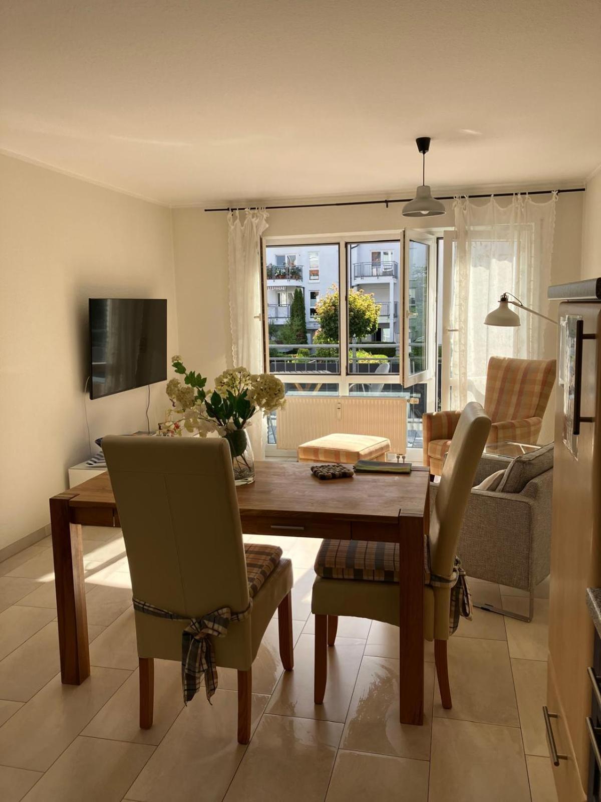 Komfortferienwohnung Zentrum Ludwigsburg Bagian luar foto